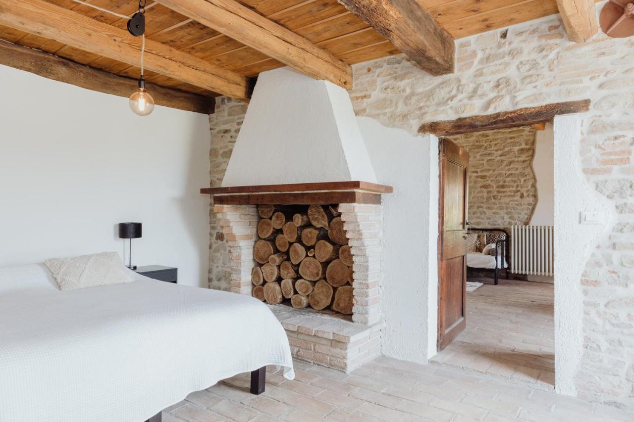 Agriturismo Qui Voglio Monte Roberto Ngoại thất bức ảnh