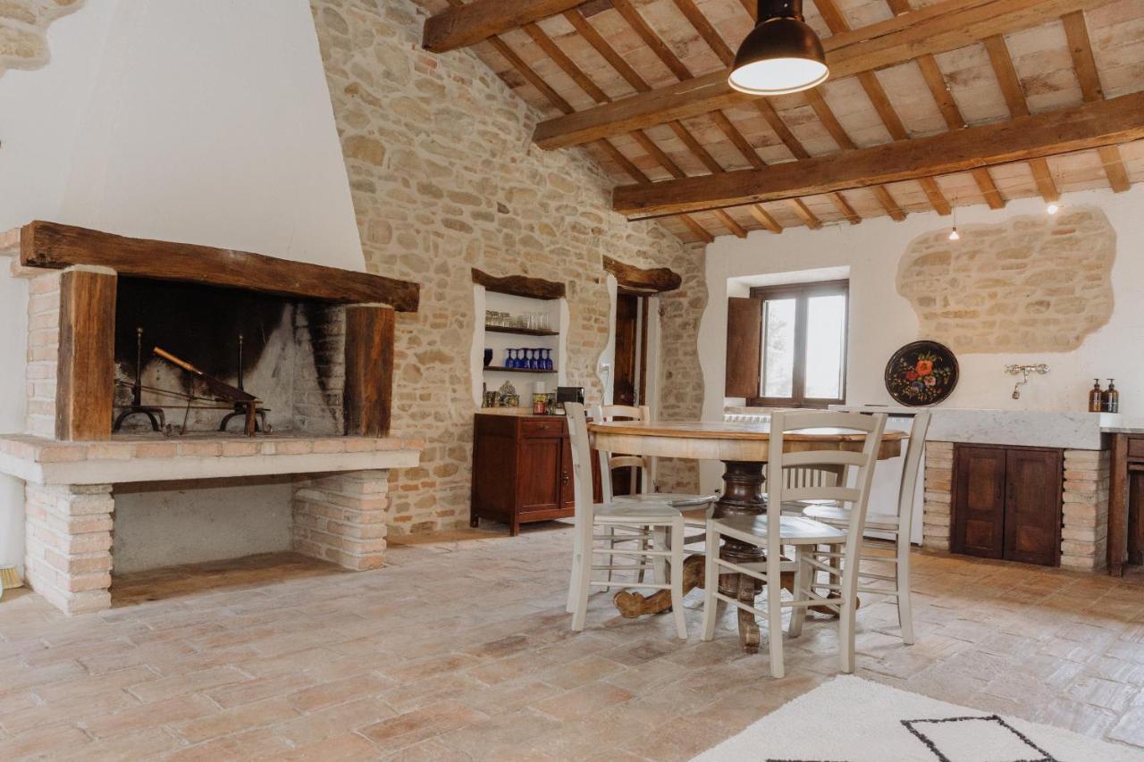 Agriturismo Qui Voglio Monte Roberto Ngoại thất bức ảnh