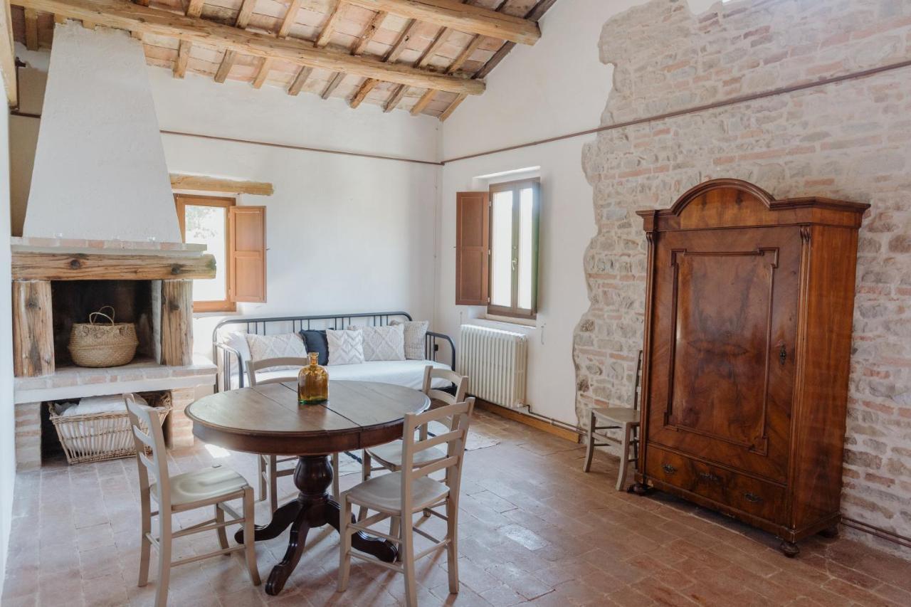 Agriturismo Qui Voglio Monte Roberto Ngoại thất bức ảnh