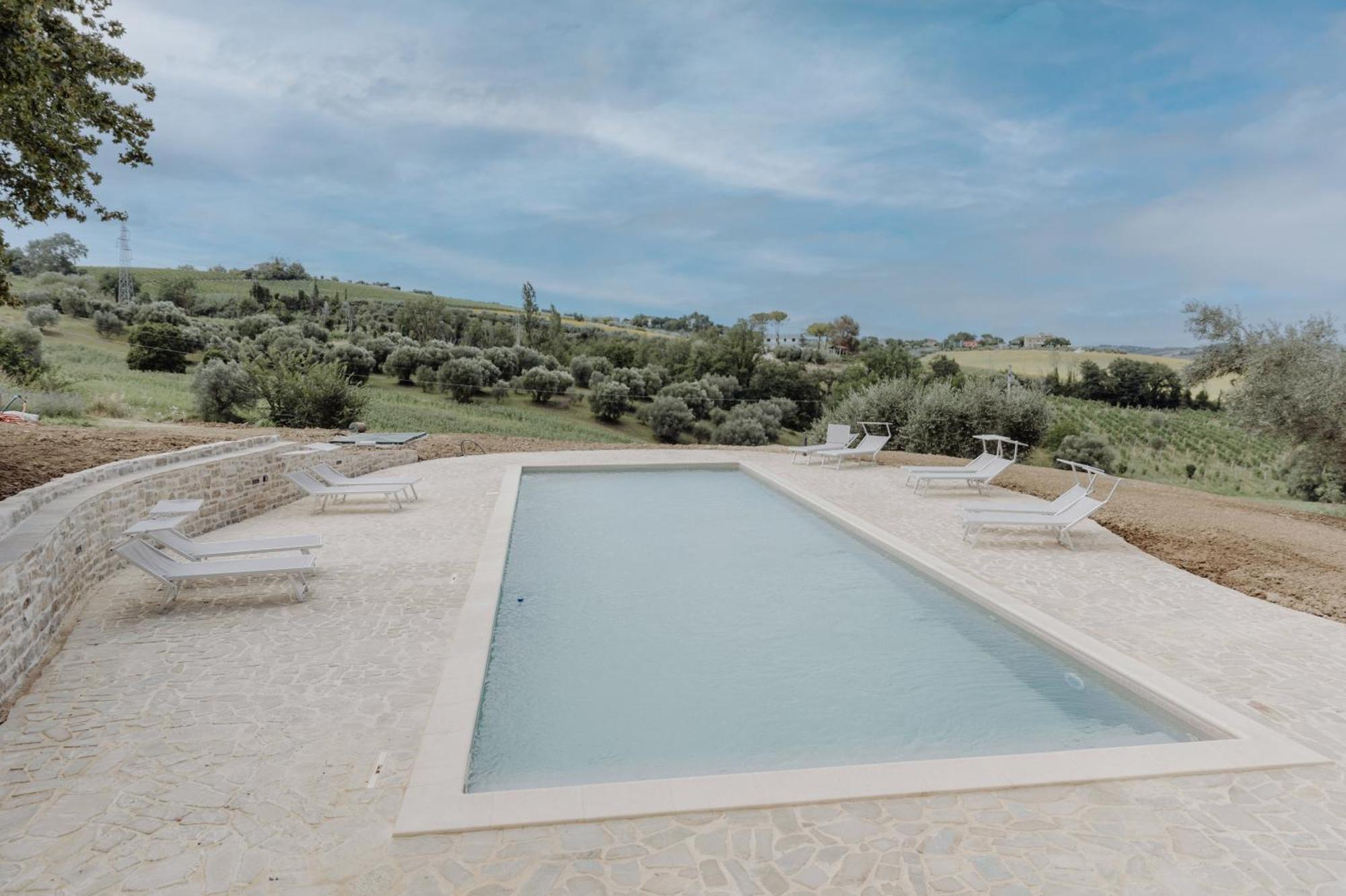 Agriturismo Qui Voglio Monte Roberto Ngoại thất bức ảnh