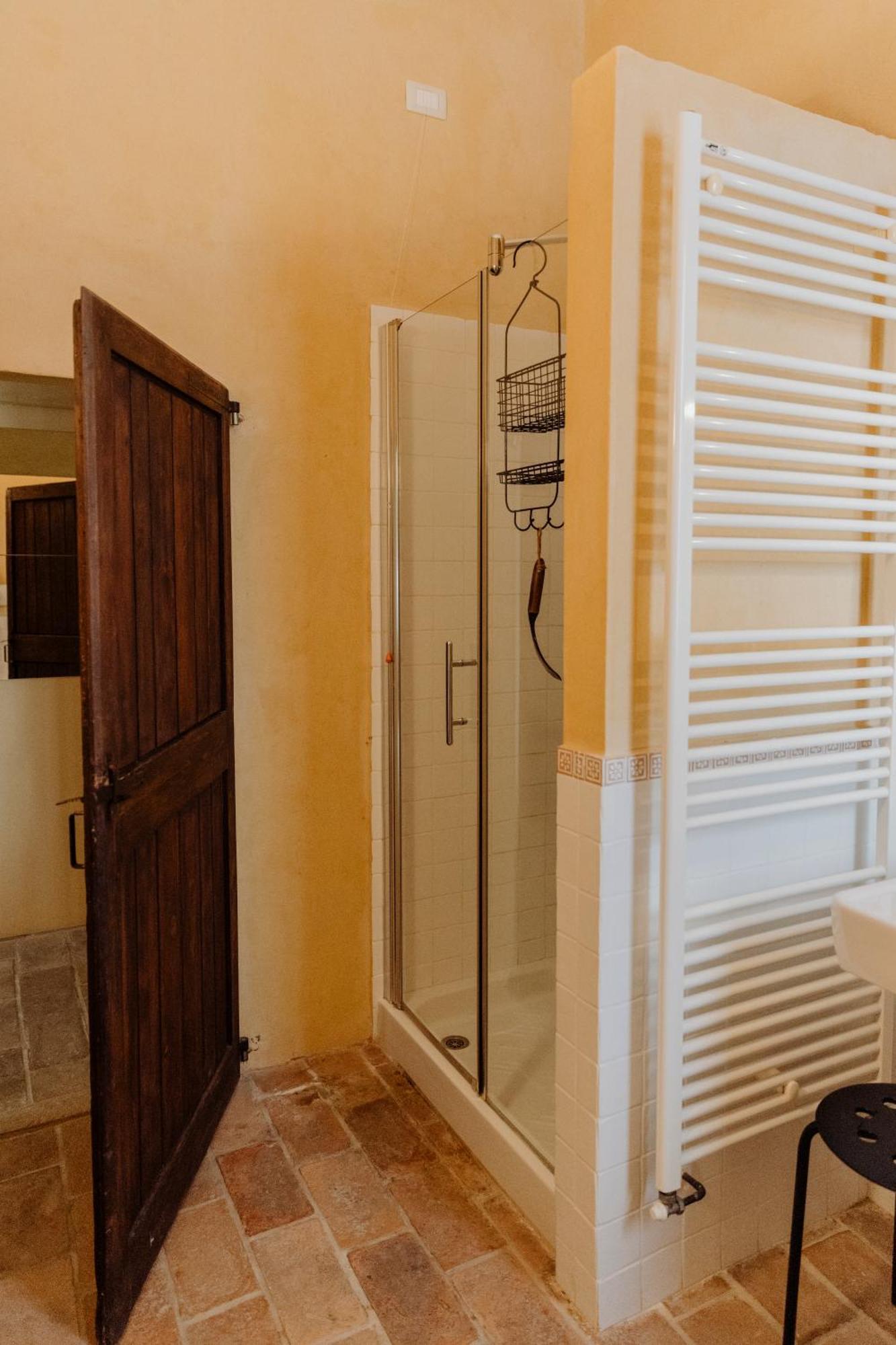 Agriturismo Qui Voglio Monte Roberto Ngoại thất bức ảnh